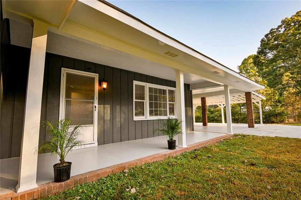 8196 Lakeview Drive SW