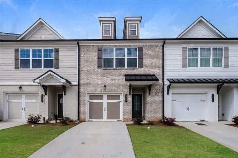 Townhouse For Rent - 5350 Fox Den Road<br/> Oakwood, GA 30566
