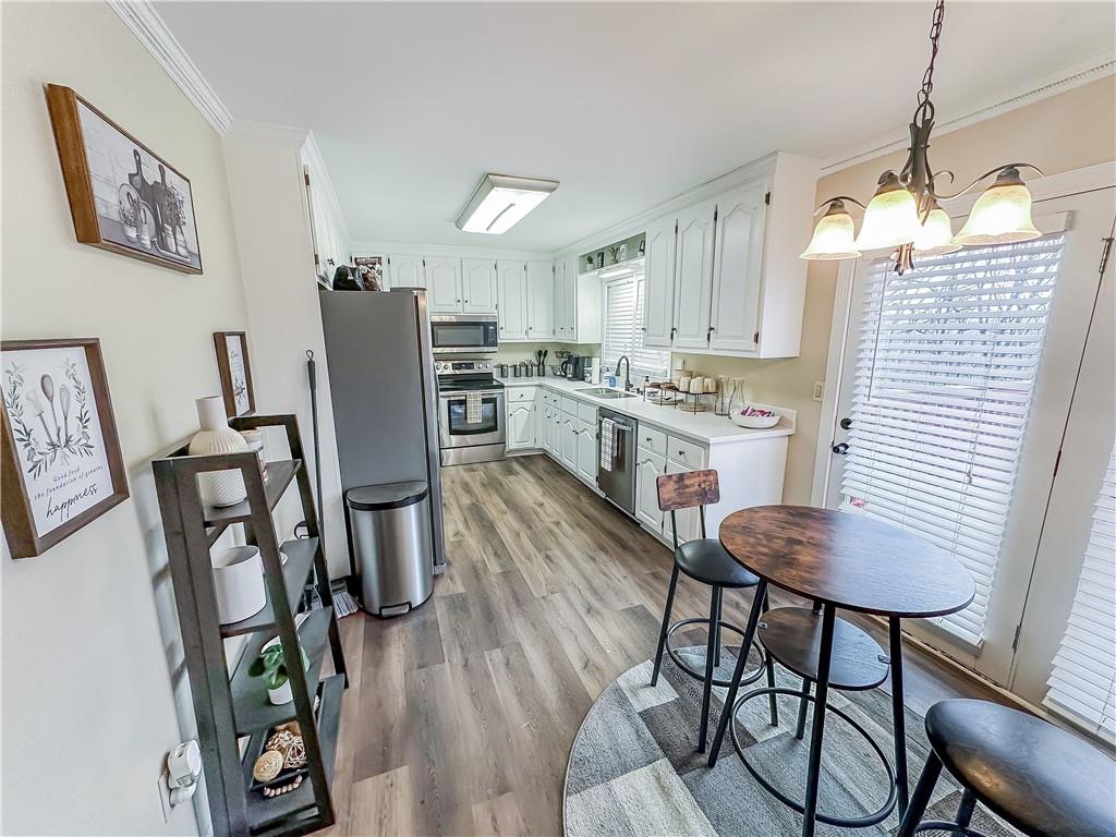 199 Amberidge Drive NW