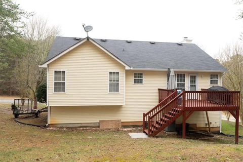 A home in Adairsville