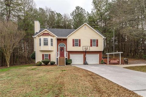 A home in Adairsville