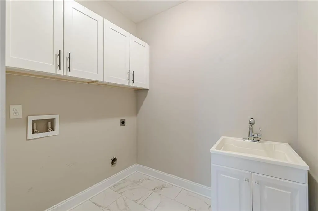 Atlanta, Georgia 30316, United States, 5 Bedrooms Bedrooms, ,4 BathroomsBathrooms,Residential,Active,209141