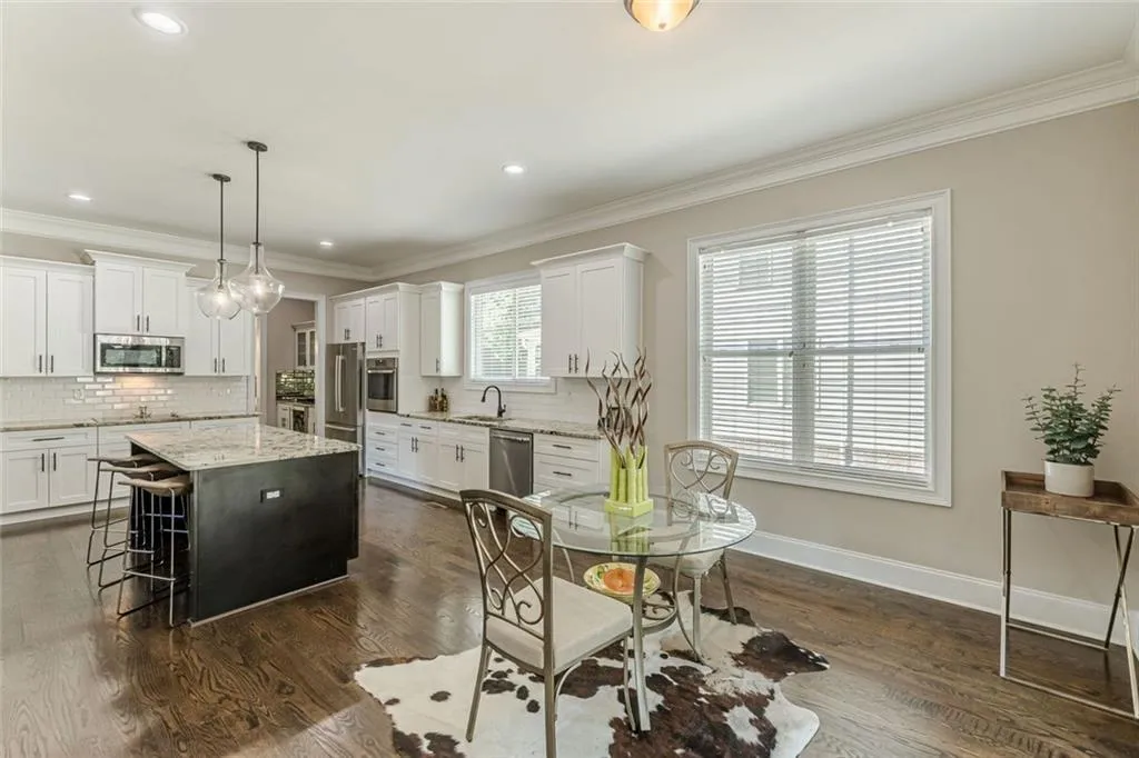 Atlanta, Georgia 30316, United States, 5 Bedrooms Bedrooms, ,4 BathroomsBathrooms,Residential,Active,209141