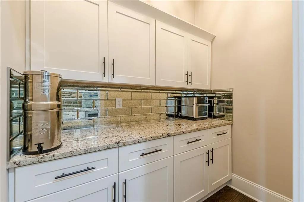 Atlanta, Georgia 30316, United States, 5 Bedrooms Bedrooms, ,4 BathroomsBathrooms,Residential,Active,209141