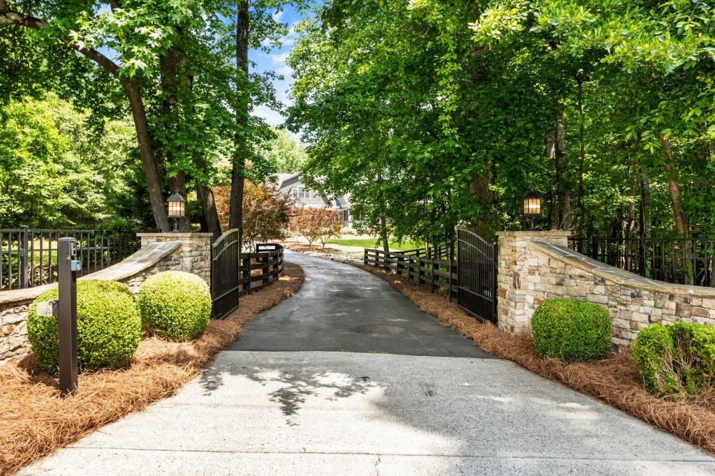 390 Hembree Road, Roswell, Georgia image 7