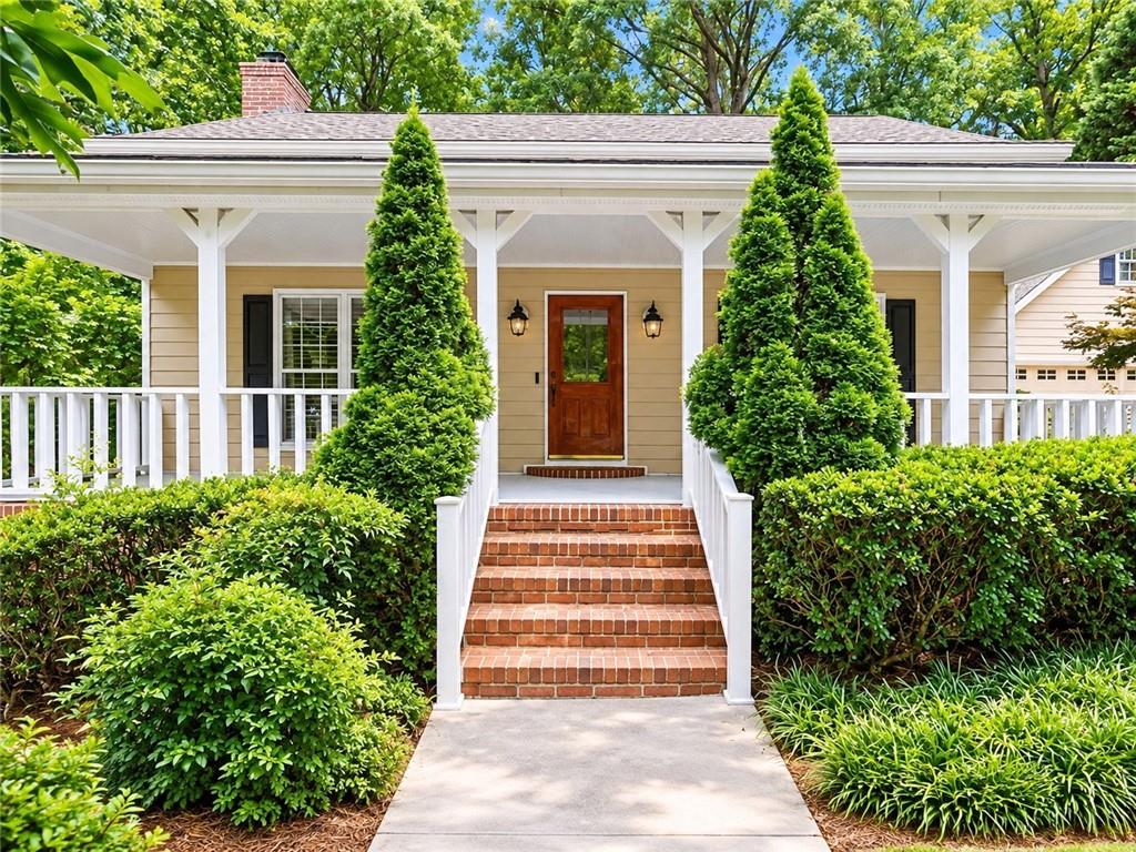 1052 Evelyn Lane