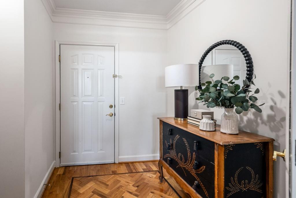 3334 Peachtree Road NE 1207