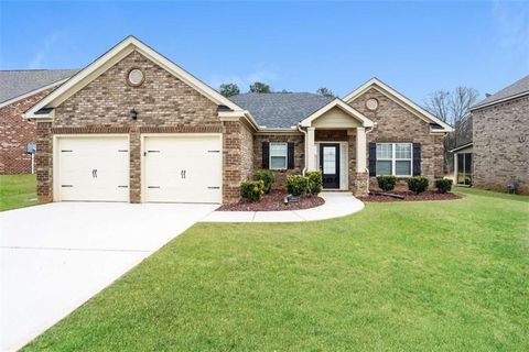 Homes For Sale - 3217 Alhambra Circle<br/> Hampton, GA 30228