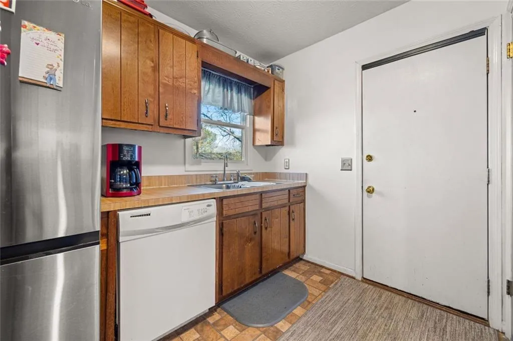 Flowery Branch, Georgia 30542, United States, 3 Bedrooms Bedrooms, ,2 BathroomsBathrooms,Residential,Active,208309