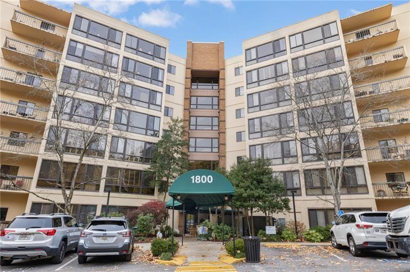 1800 Clairmont #428 Lake A428