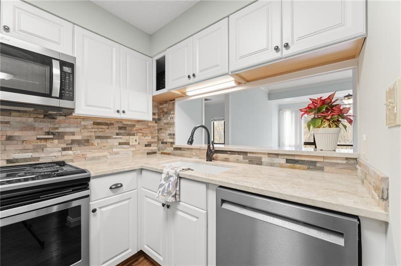 1800 Clairmont #428 Lake A428