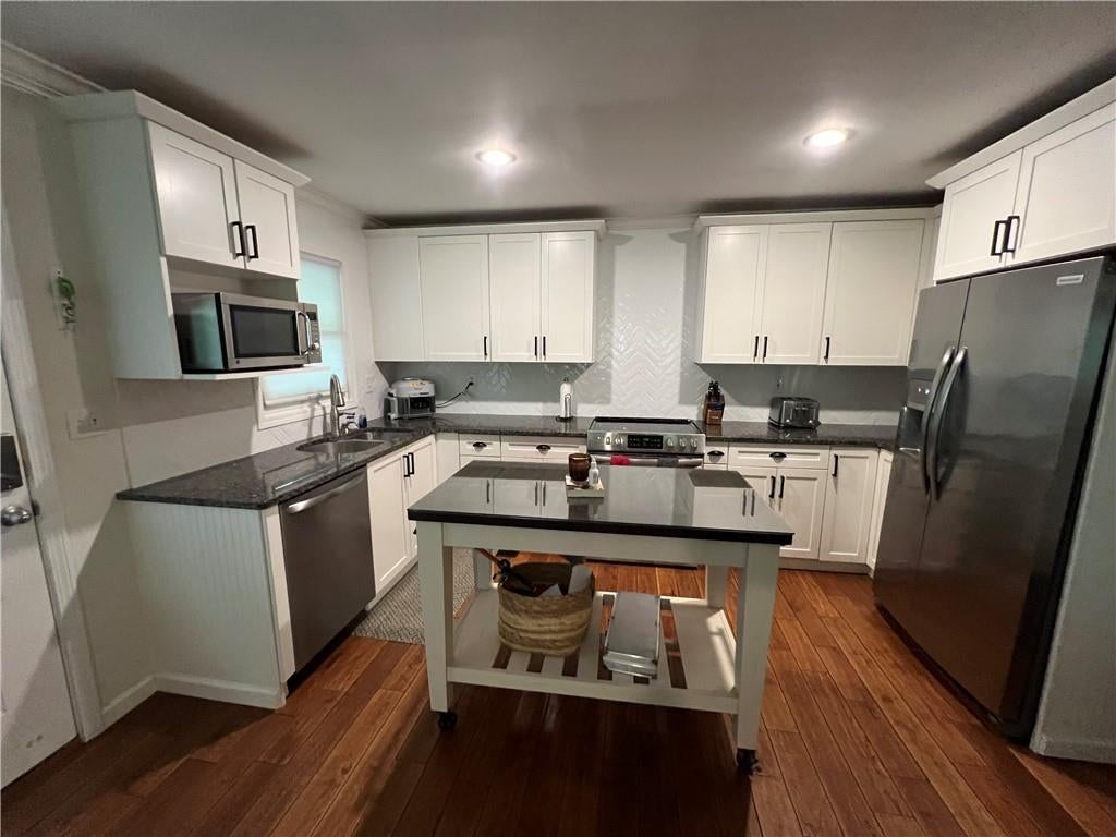 9010 B-1 Prestige Lane 1