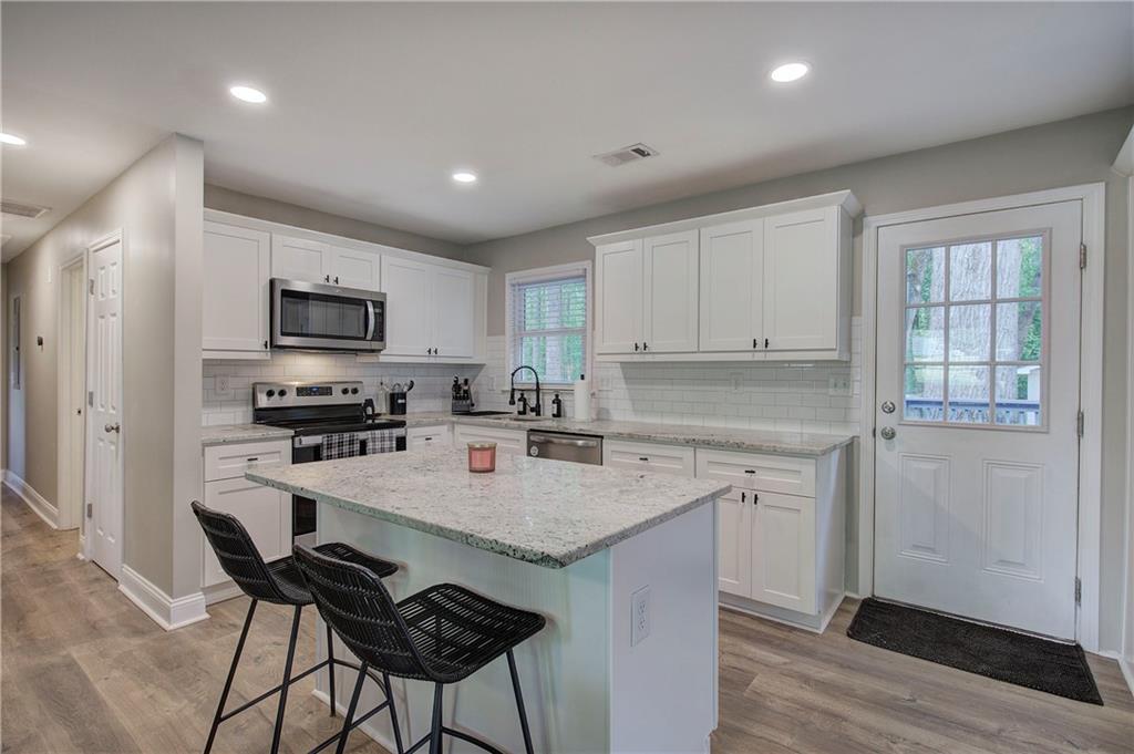 3710 Lavilla Drive, Powder Springs, Georgia image 11