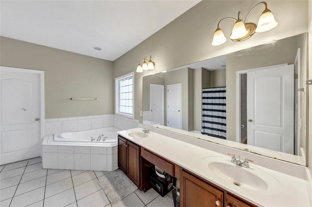 4375 Split Creek Drive, Douglasville, Georgia image 10