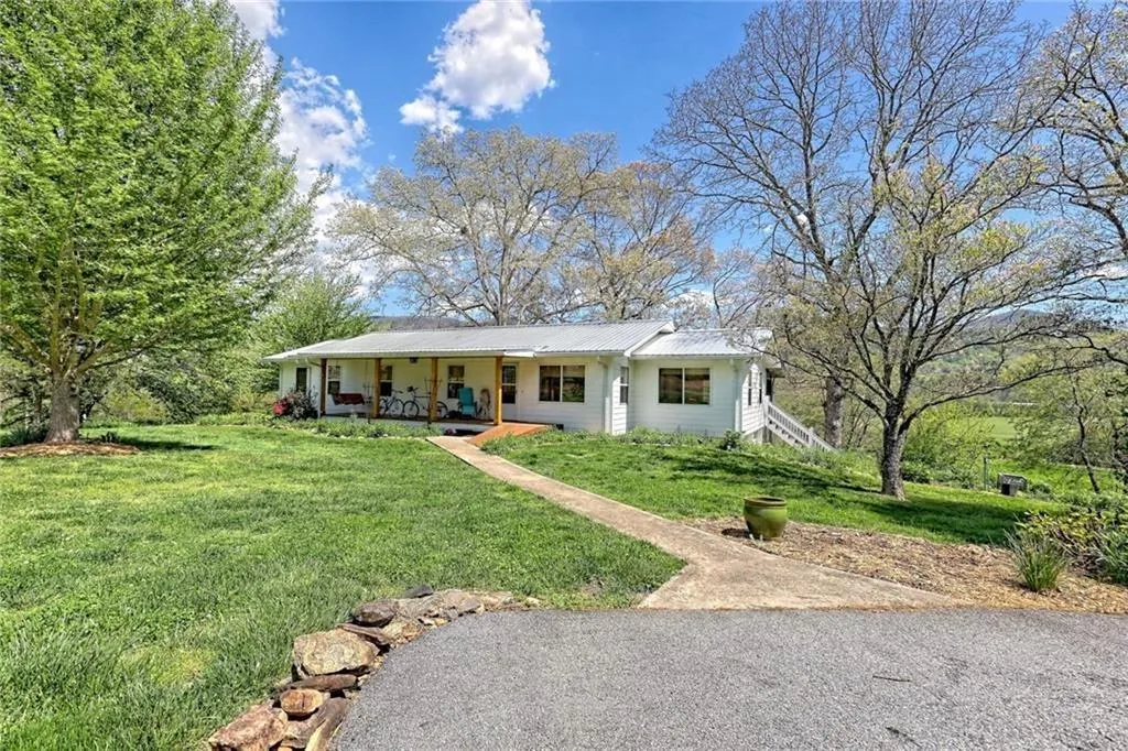 Dillard, Georgia 30537, United States, 5 Bedrooms Bedrooms, ,3 BathroomsBathrooms,Residential,Active,52610