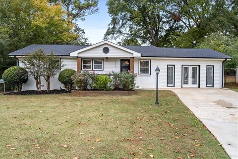 Homes For Sale - 1913 Heathridge Court<br/> Smyrna, GA 30080