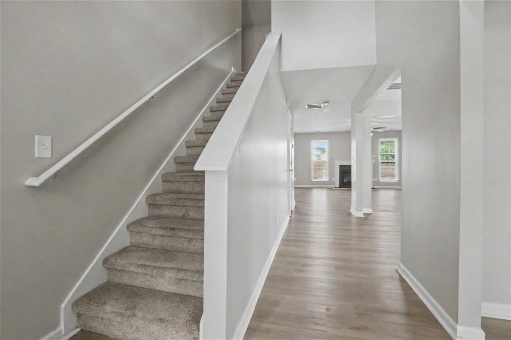 375 Walton View