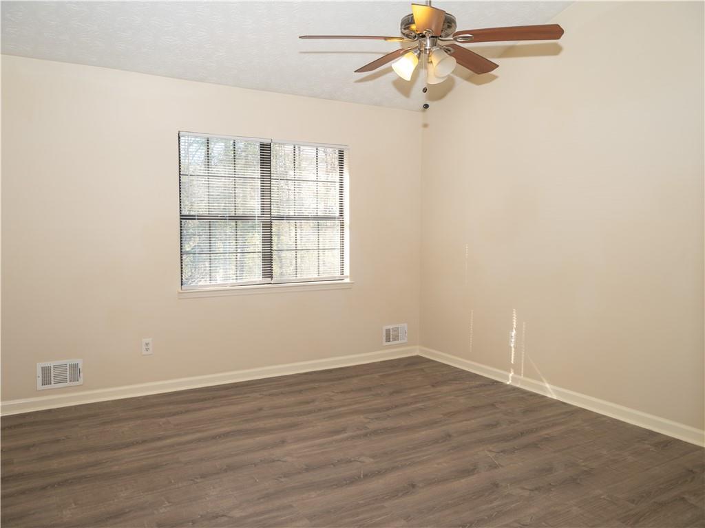608 Woodknoll Court, Jonesboro, Georgia image 12