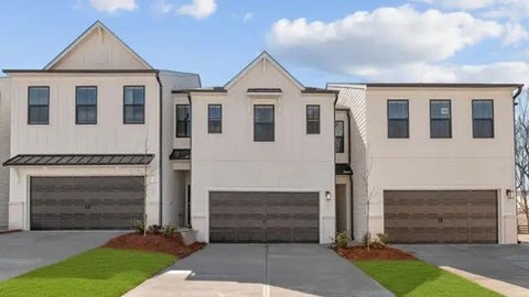 Townhouse For Sale - 7477 Clover Lane #130<br/> Flowery Branch, GA 30542