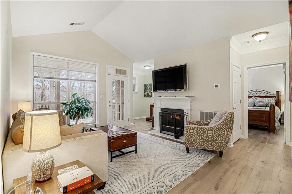 933 Sandringham Drive 933