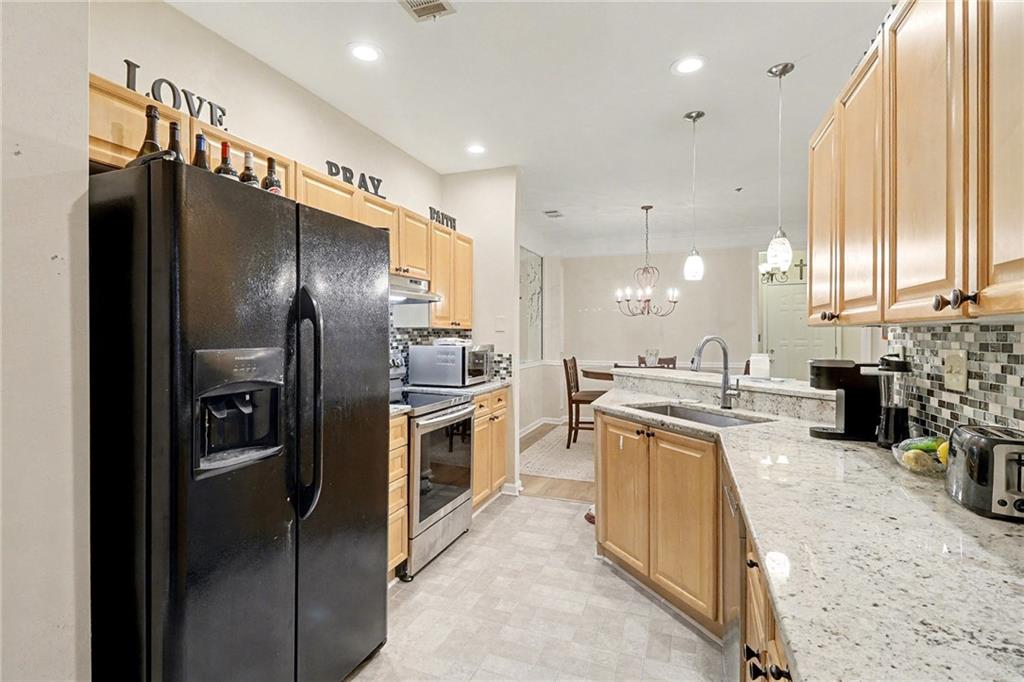 933 Sandringham Drive 933