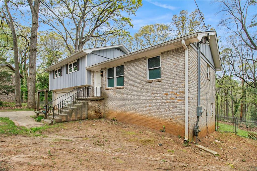 626 Mincey Court, Stone Mountain, Georgia image 3