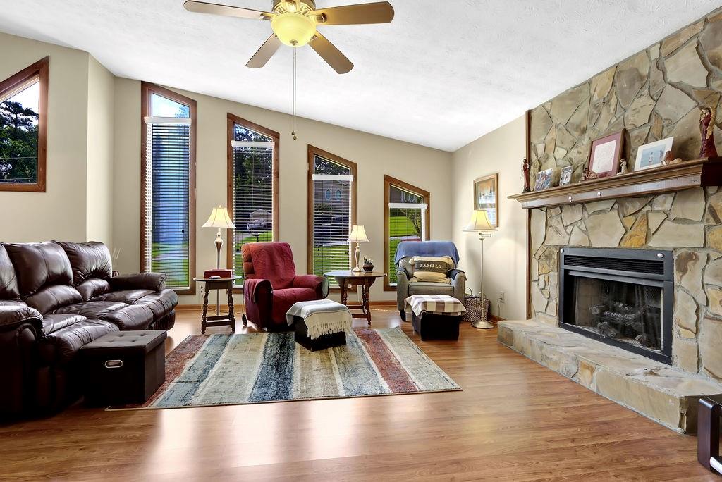 3491 Birchwood Trail