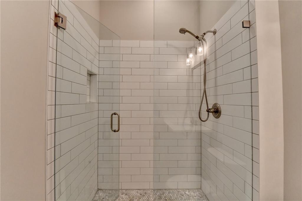 6585 Creekview Circle, Duluth, Georgia image 42