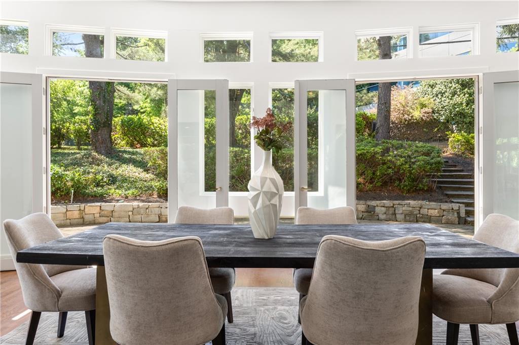 35 Robin Hood Road NE