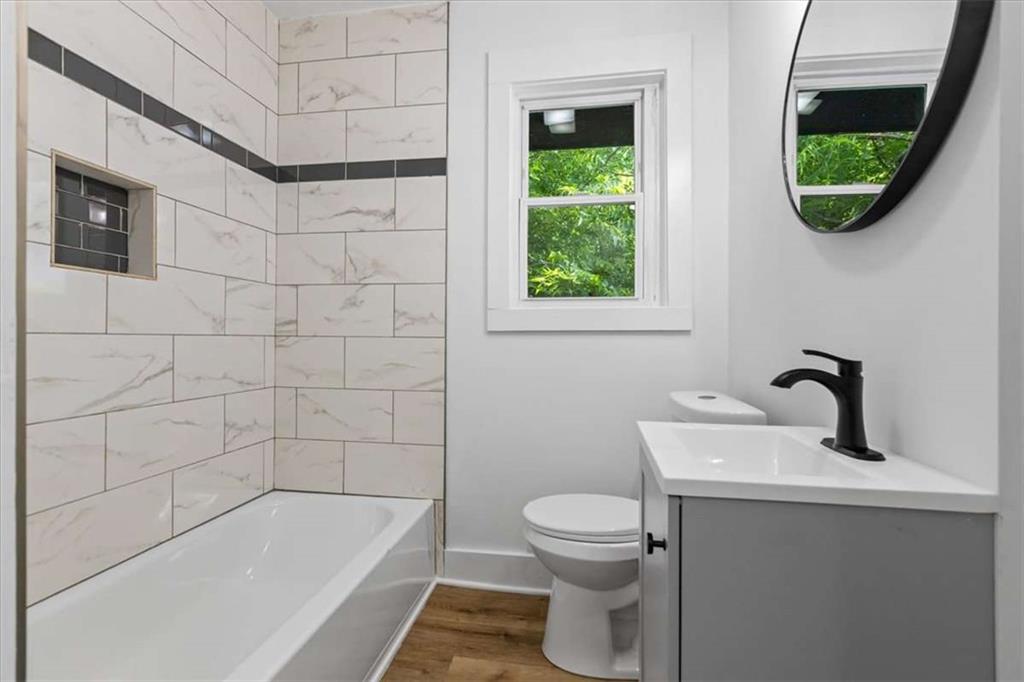 EASTMAN PARK - Residential