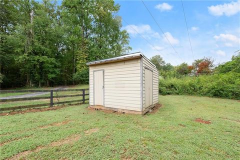 A home in Dawsonville