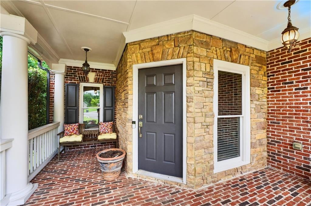 1722 Rose Hedge Way