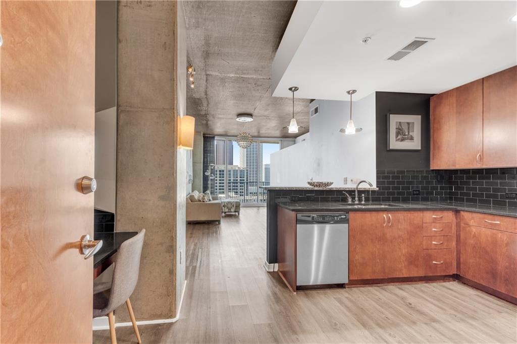 860 Peachtree Street NE 1806