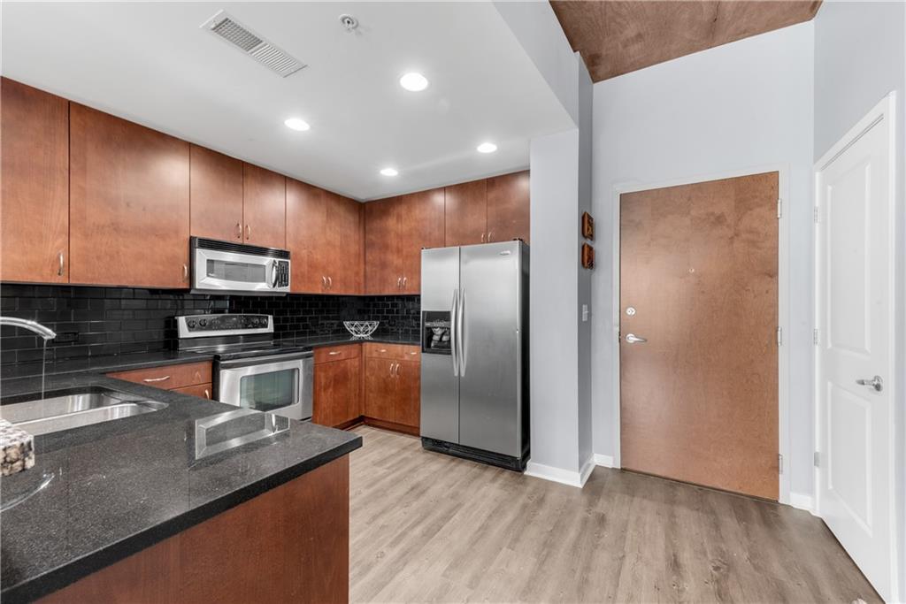 860 Peachtree Street NE 1806