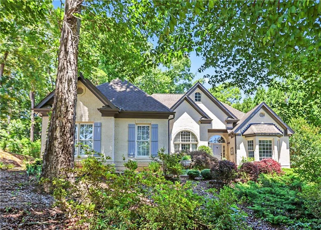 537 Old Collins Road