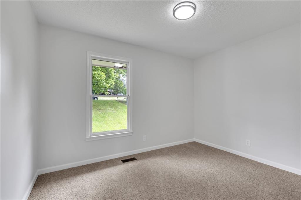 152 Glen Circle, Winder, Georgia image 11