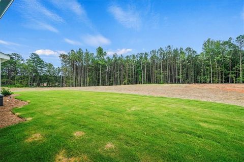 A home in Dacula