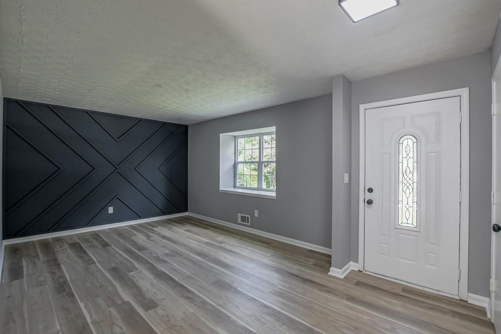 9301 Settlers Grove Road NE