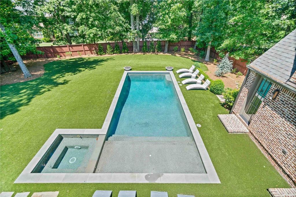 3146 Frontenac Court NE