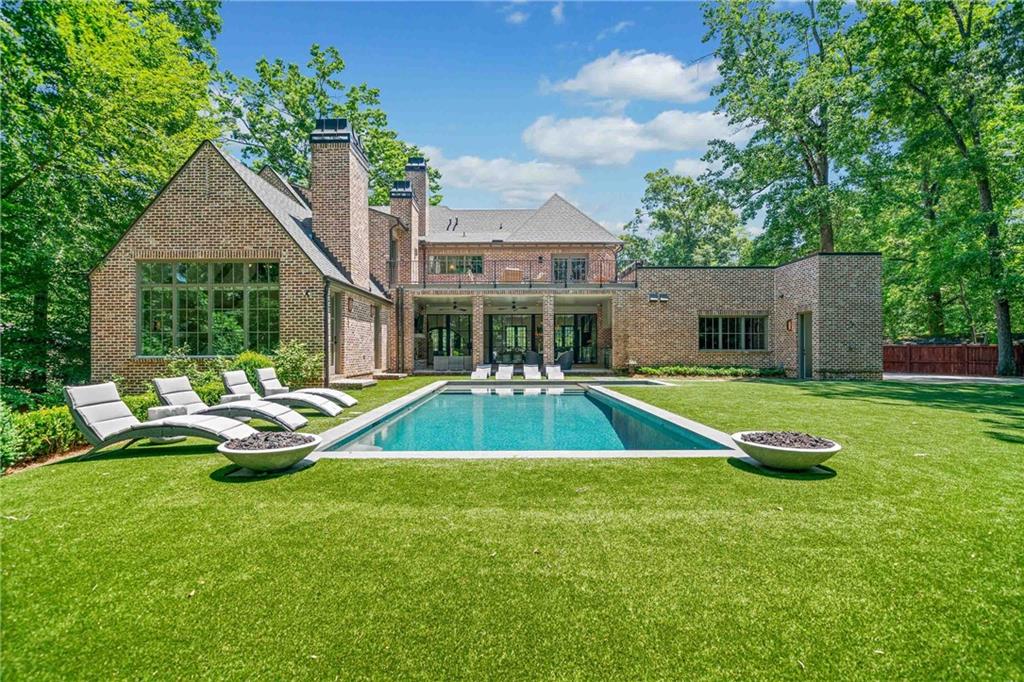 3146 Frontenac Court NE