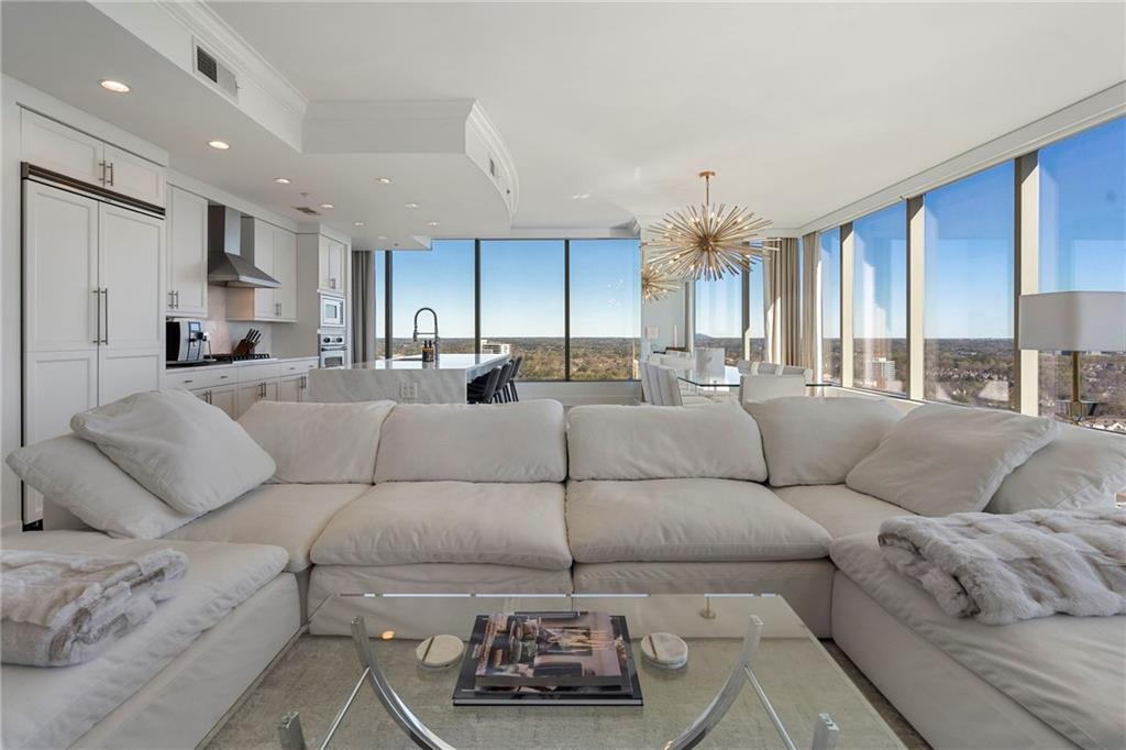 3630 Peachtree Road NE 2204