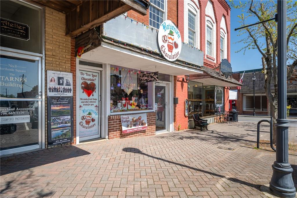 4 Northside Square