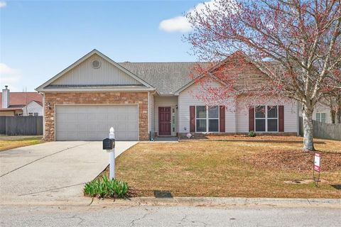 1412 Silvergate Way Winder GA 30680