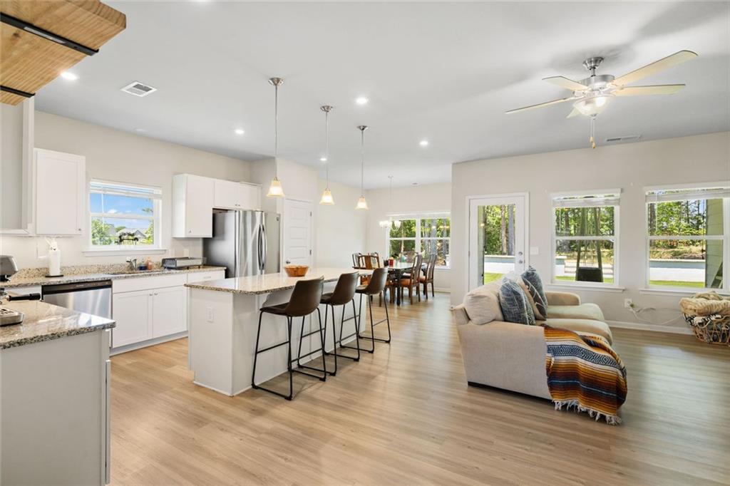 17 Sleepy Oaks Trail NE