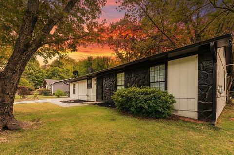 Photo of 1721 W Austin Road, Decatur, GA 30032 (MLS # 7757129)