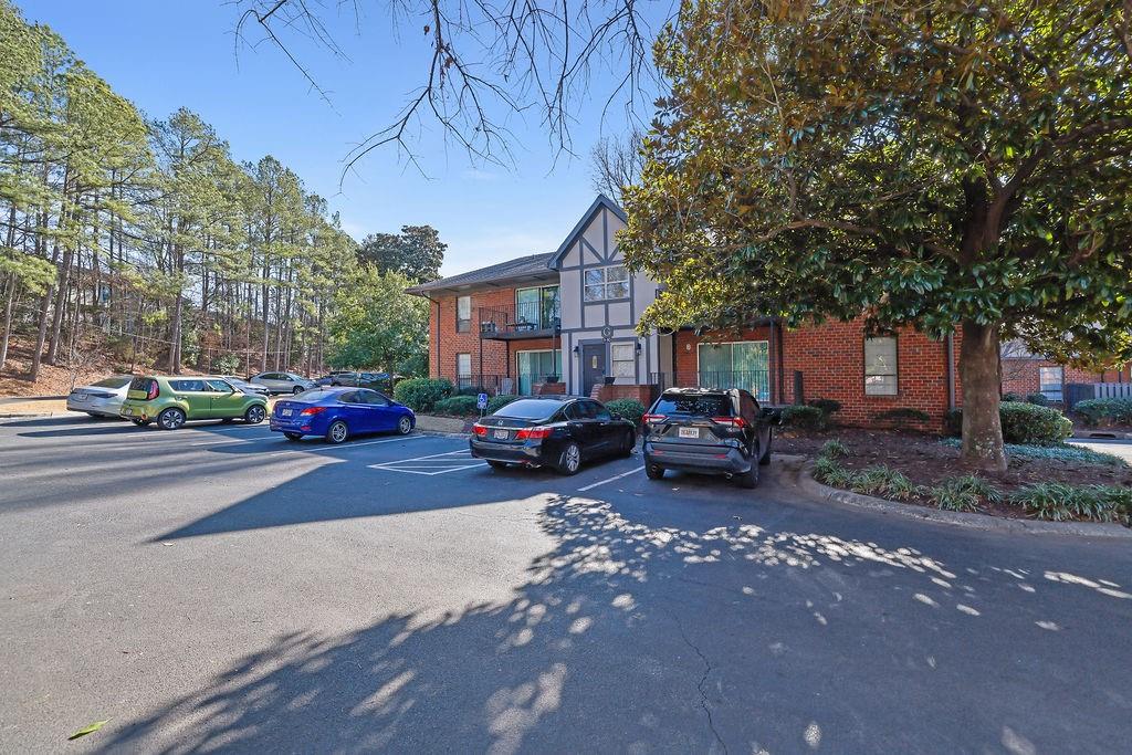 6851 Roswell Road G8