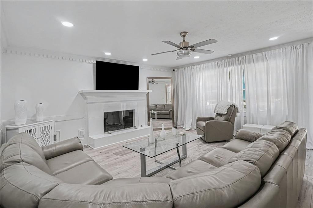 5553 Reynard Trail