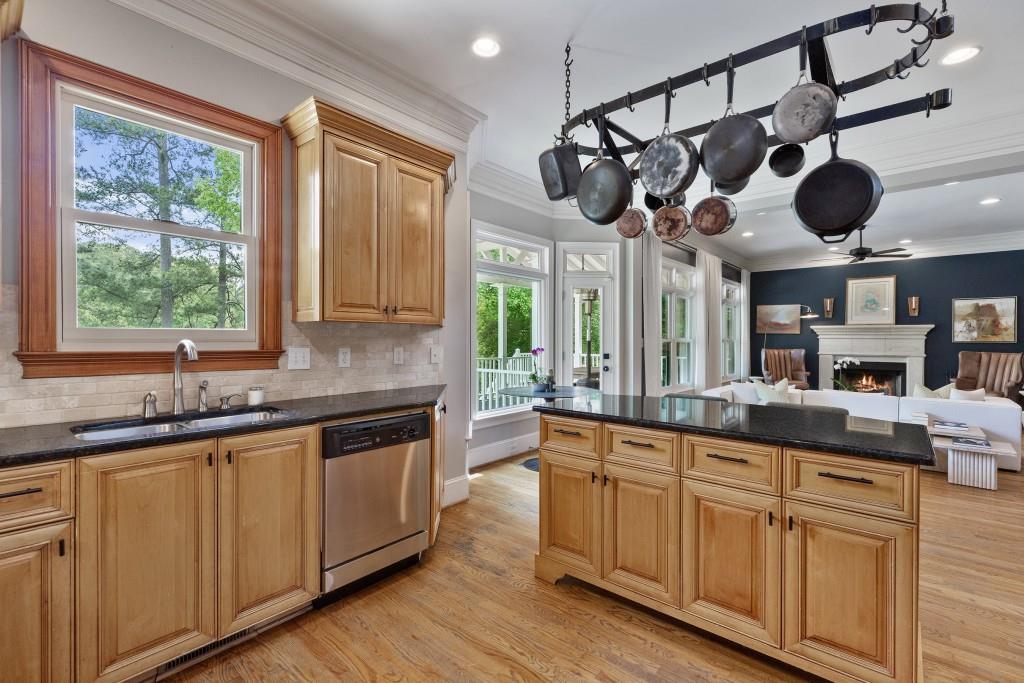 2548 Lakeview East Trail, Atlanta, Georgia image 21