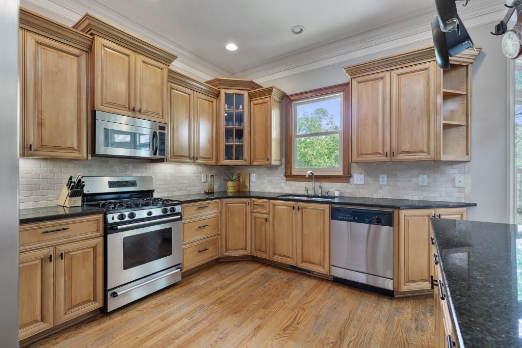 2548 Lakeview East Trail, Atlanta, Georgia image 22