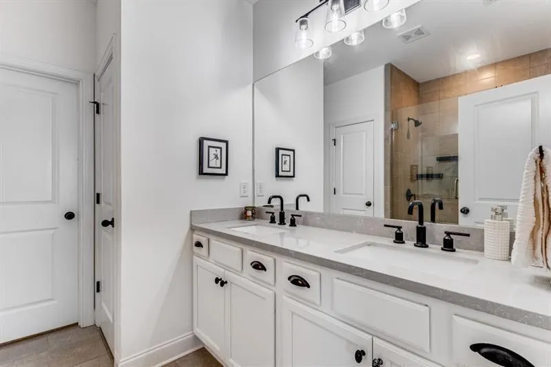 Atlanta, Georgia 30339, United States, 3 Bedrooms Bedrooms, ,4 BathroomsBathrooms,Residential,Active,177598